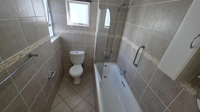 2 Bedroom Property for Sale in Reebok Western Cape